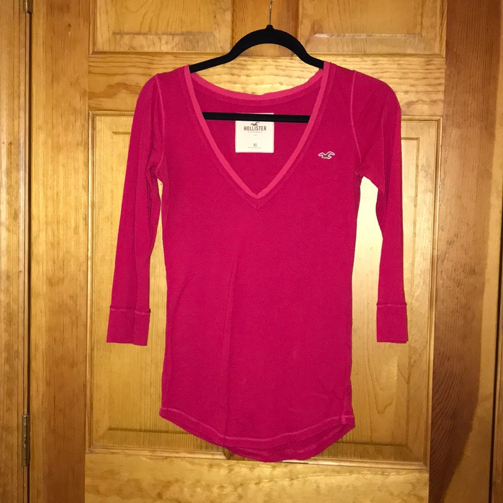 XS Hollister 3/4 sleeve v neck t shirt
